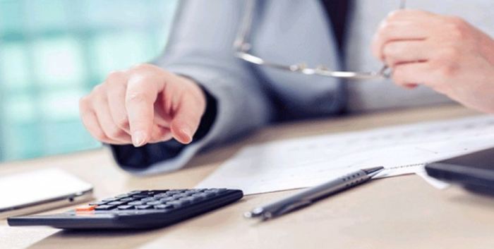 Condomínio pode rebocar carro que está torto e atrapalhando a passagem na garagem?