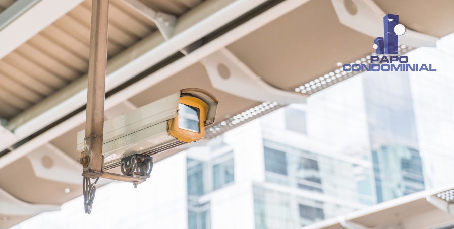 No Rio de Janeiro, piscina de prédio tem que ter salva-vidas.